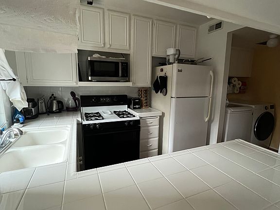 4th image of 31 Seabird Ct #31