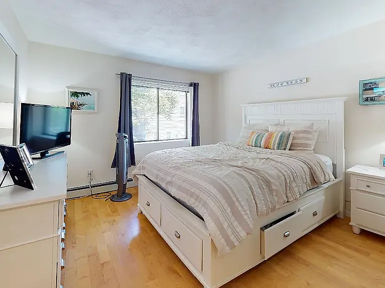 84 Grant St #11 — Photo 3