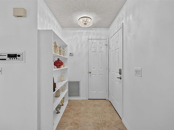 4th image of 954 AVALON AVENUE