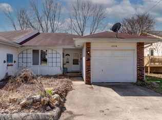1026 W Catalpa St, Springfield, MO 65807