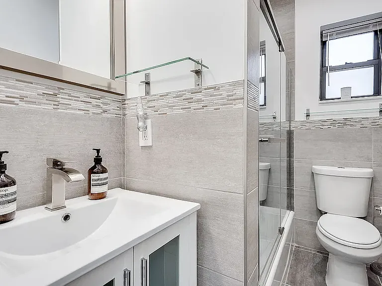 58 Huron St #1 — Photo 4