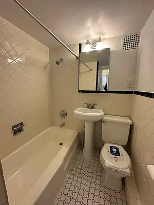 Rented by Bond New York | media 4