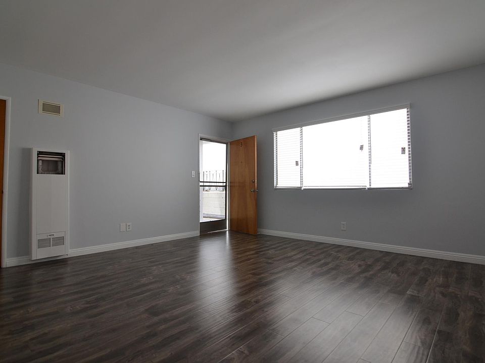 1st image of 919 N Genesee Ave APT 3