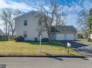 105 Coffee Tree Ct, Sterling, VA 20164