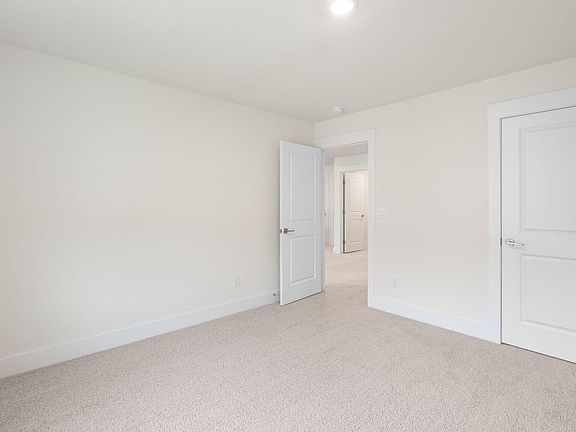 5th image of 3947 Hawks Creek Dr