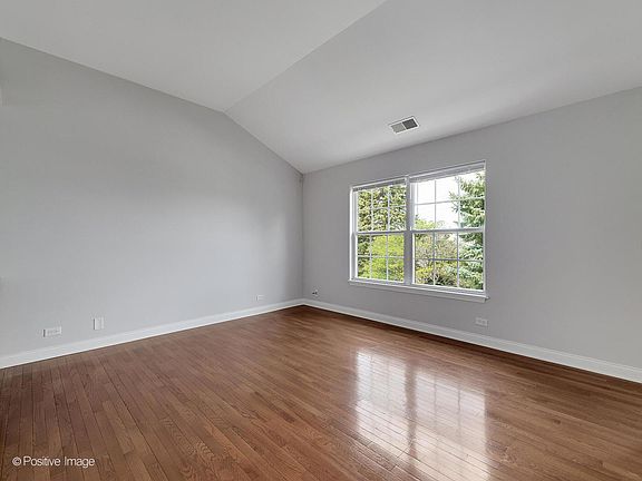 2nd image of 178 Bayberry Ct