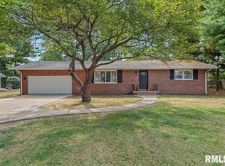 20 Lakewind Dr, Springfield, IL 62703