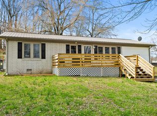 1214 N 1st St, Westmoreland, TN 37186