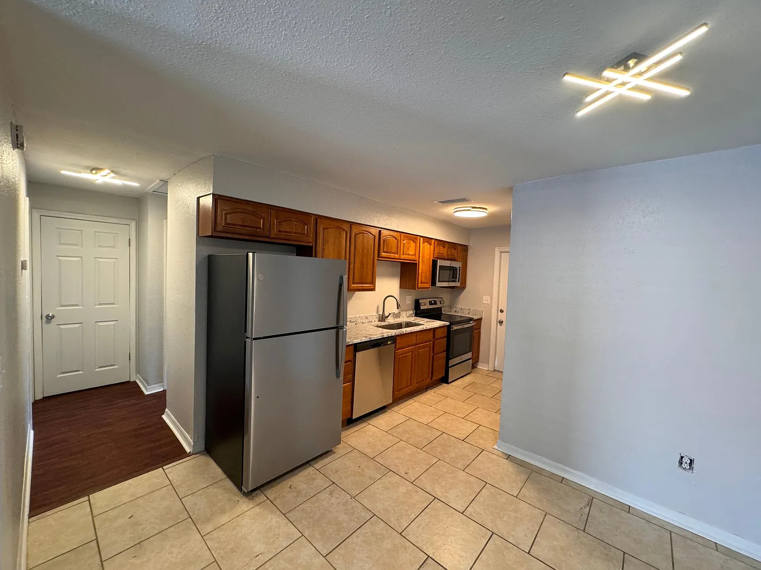 121 E Patterson St — Photo 3