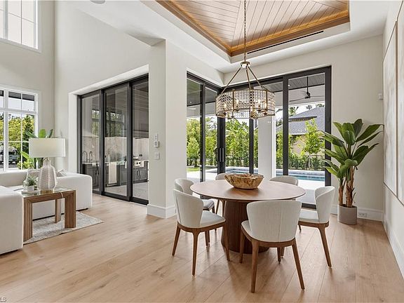 4th image of 1079 Diana AVE