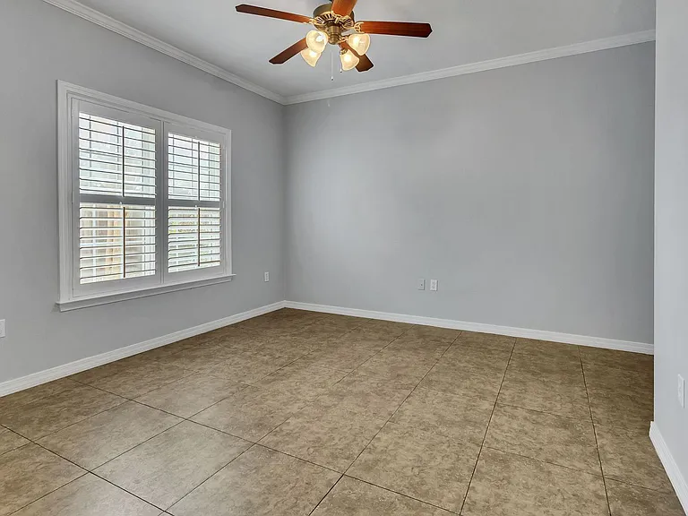 1486 Bentley Cir — Photo 12