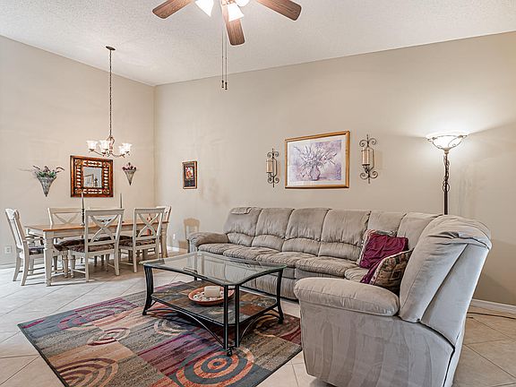 4th image of 8578 Logia Cir