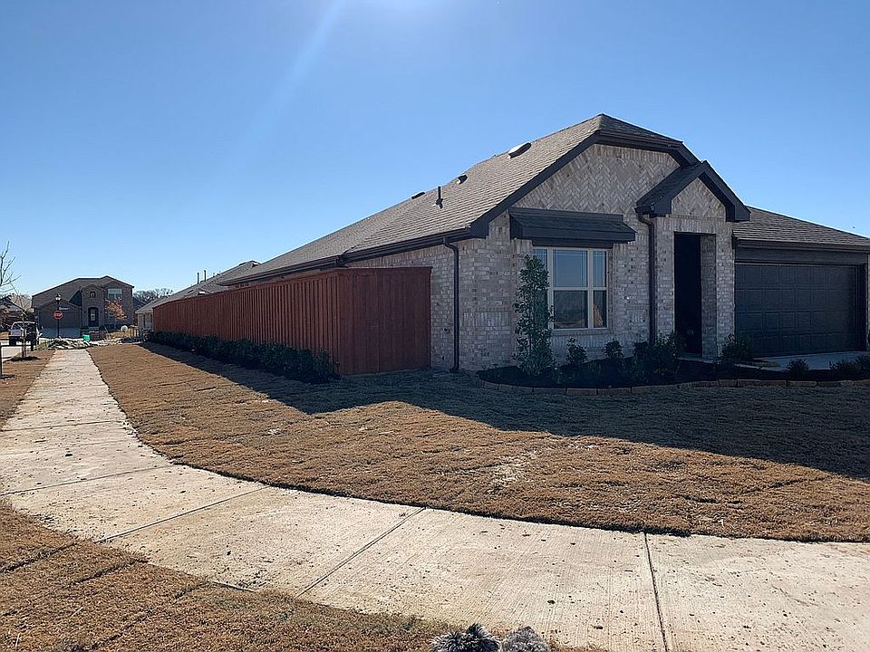 2nd image of 3814 Elkhorn Ln