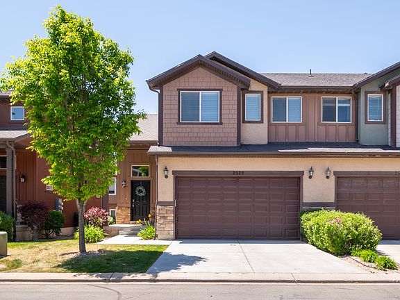 4th image of 2525 N Elm Dr