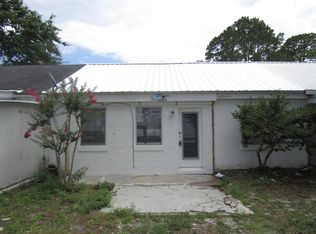 10 Parker St #2, Lanark Village, FL 32323