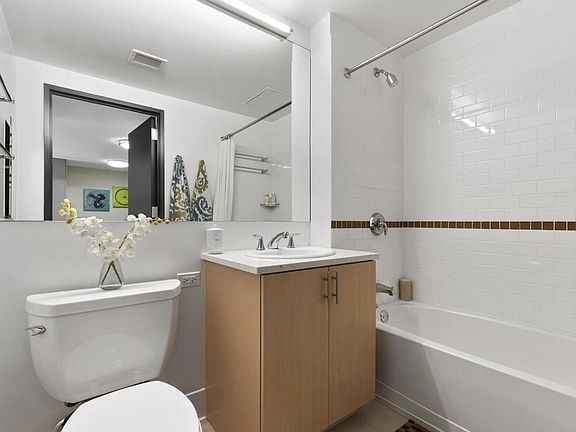 5th image of 15350 89th Ave APT 1109
