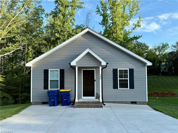 104 E Gene Hairston St, Madison, NC 27025