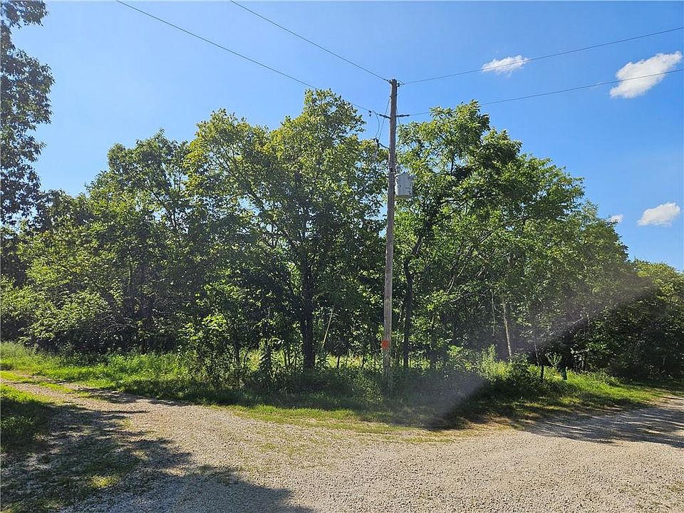 2nd image of 82 Meadowbrook Dr
