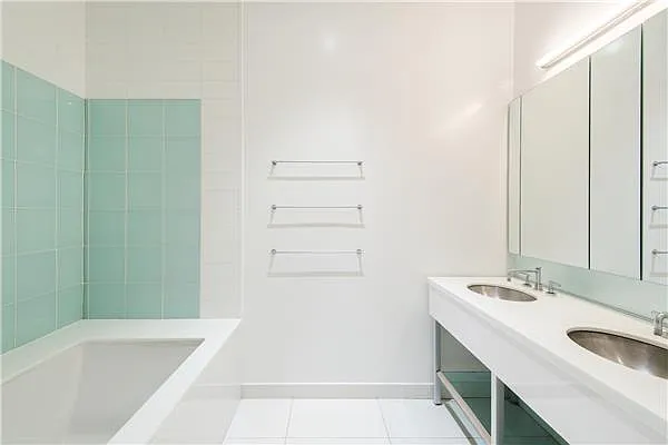 Rented by (Legacy) Elegran | media 8