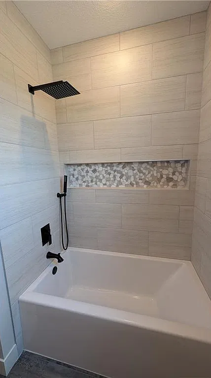 3 bed, 2267 sqft, $4,495 — Photo 2