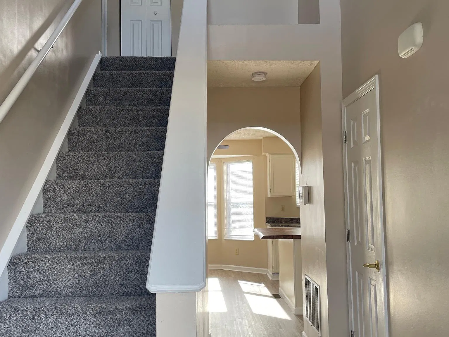 4 bed, 3.5 bath, 2400 sqft, $2,495 — Photo 4