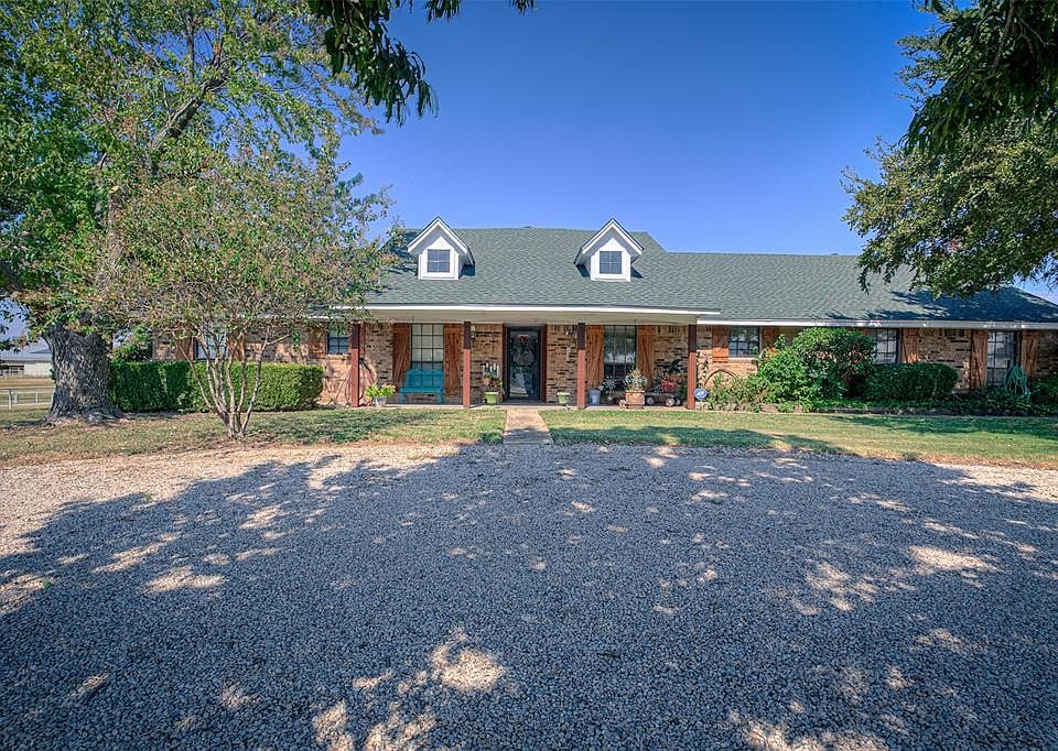 1st image of 3302 W Lake Bardwell Dr