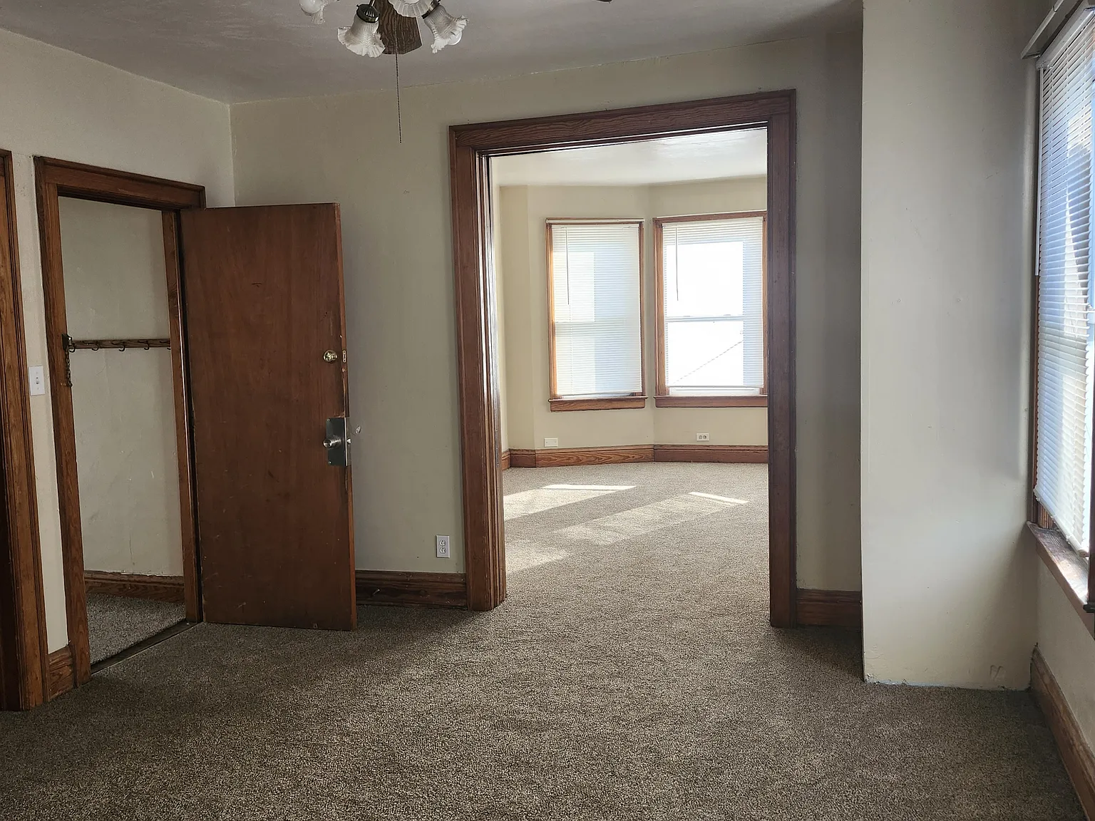 3 bed, 1254 sqft, $1,400 — Photo 2