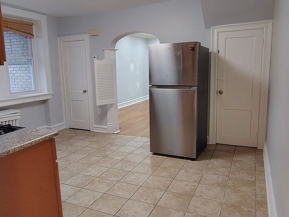 4th image of 523 W Nedro Ave Floor 1