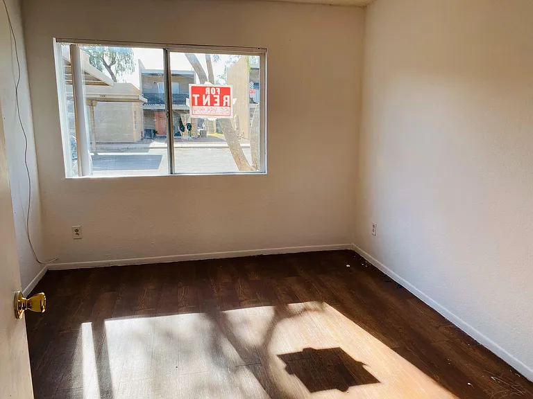 2808 E Monte Cristo Ave #101 — Photo 7