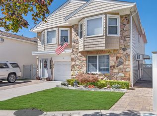 8 Adam Ct, Staten Island, NY 10314