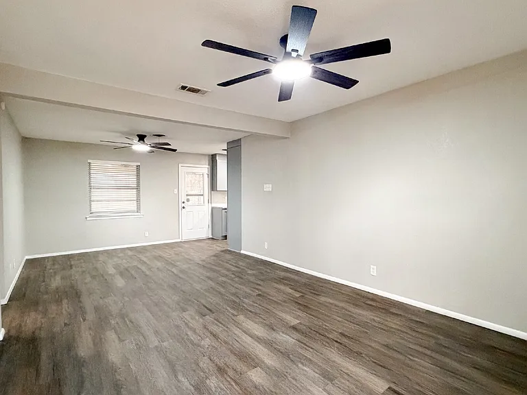 549 NW Hillery St — Photo 5