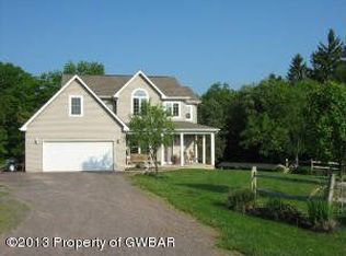 51 Smiths Pond Rd, Dallas, PA 18612