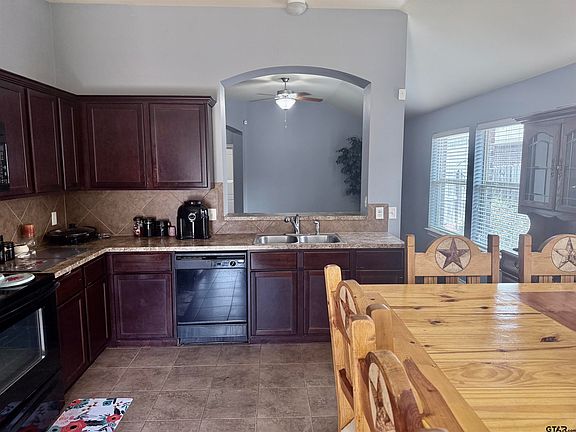5th image of 6961 Vernado Dr