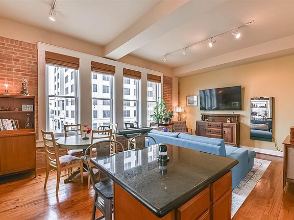 4th image of 202 25th St APT 303