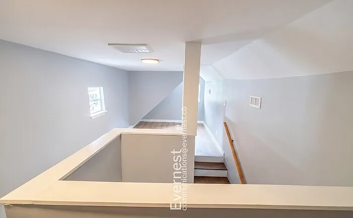 2311 Fairleigh St — Photo 12