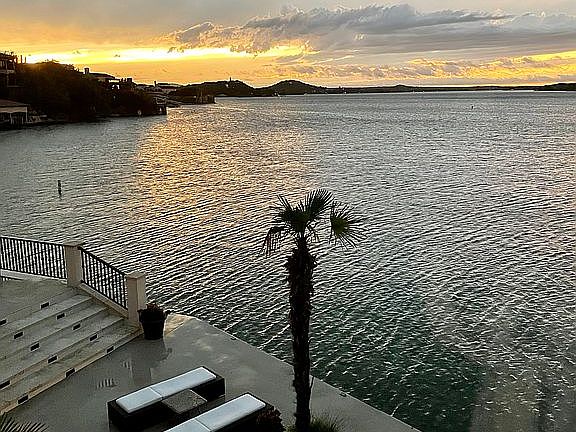 3rd image of 64 Applehead Island Dr