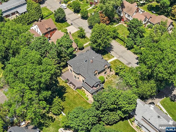 2nd image of 30 Creston Ave