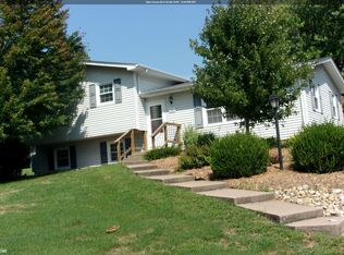 334 Park Dr, Hamilton, IL 62341