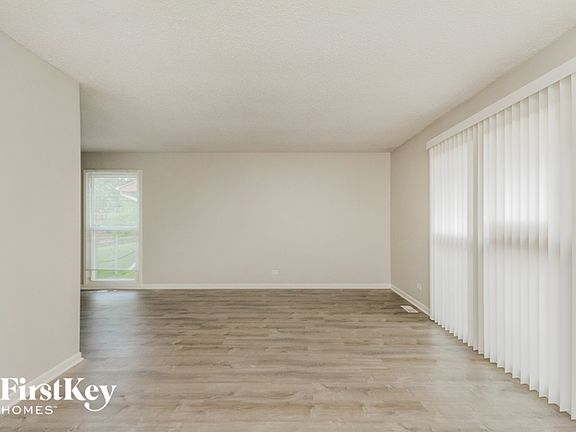 4th image of 22551 Clarendon Ave