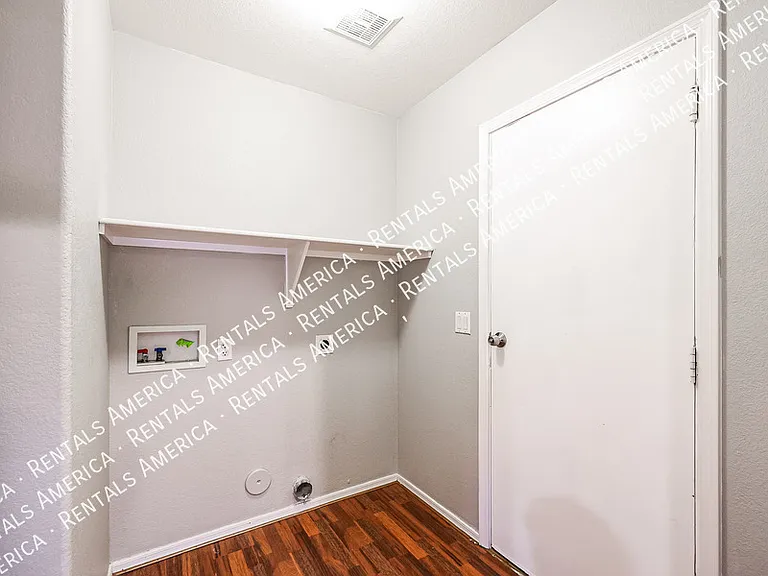 7471 W Lone Cactus Dr — Photo 9