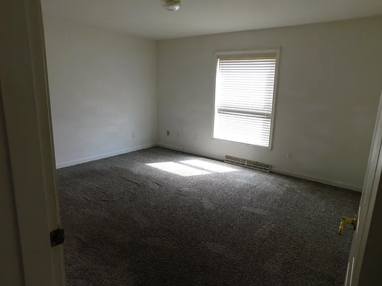 845 Jefferson Ave — Photo 7