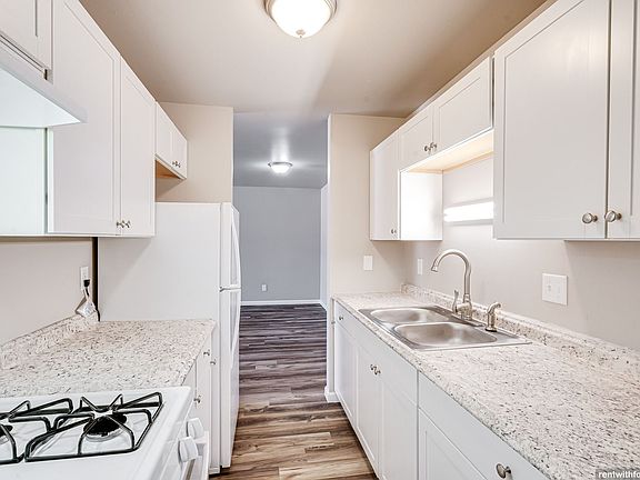 3rd image of 409 S Webster Ave #433-304