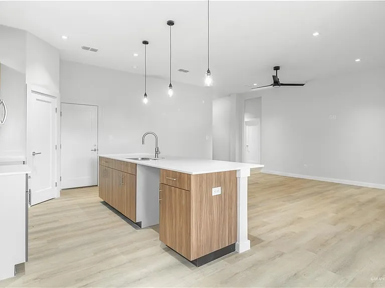 5220 W Northwood St — Photo 17