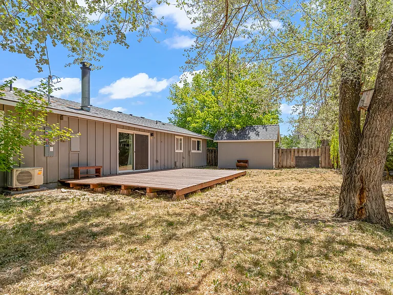2639 NE Harvey Ln — Photo 3