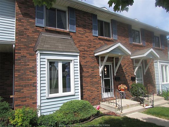 3rd image of 7 Cherry Ln #5