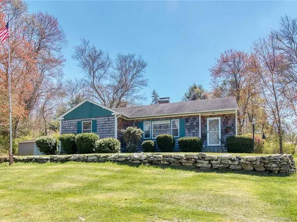 18 Trolley Crossing, Stonington, CT 06379