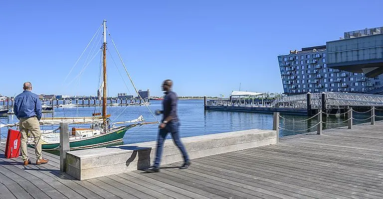 Watermark Seaport — Photo 34