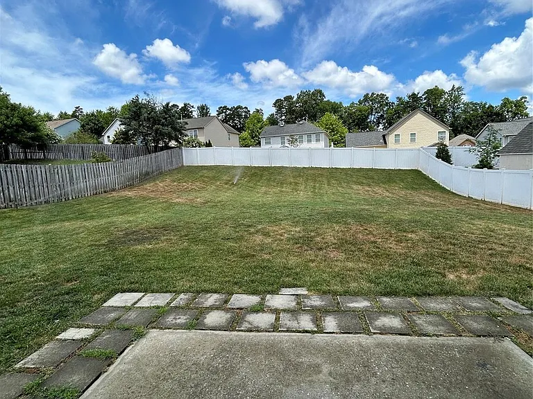 10517 Donahue Dr — Photo 30