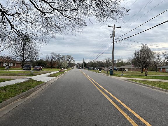 5th image of 1026 Maple Shade Rd