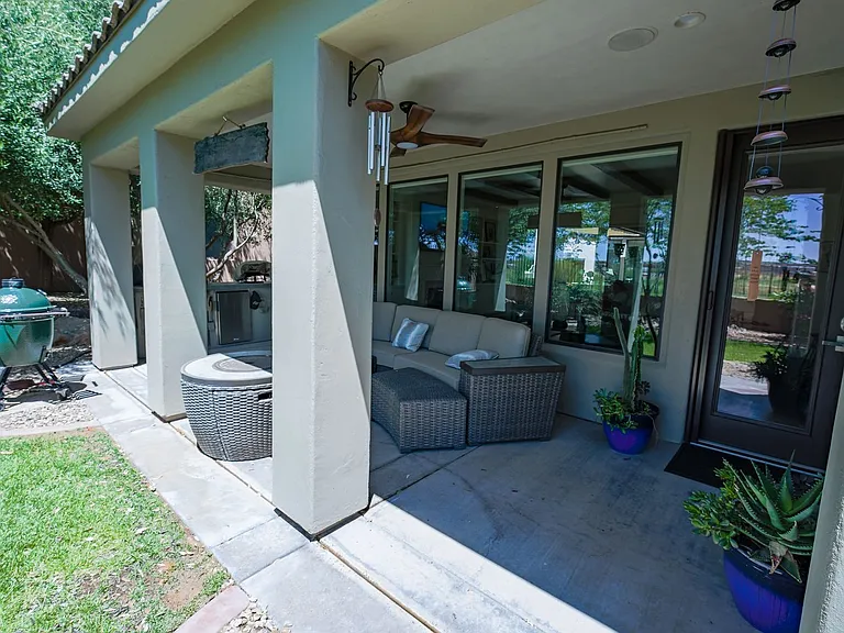 1359 W Shinnecock Cir — Photo 41